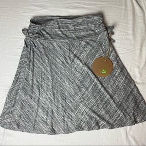 Dakini Gray skirt, NWT, XS